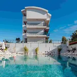 A Hotel Side